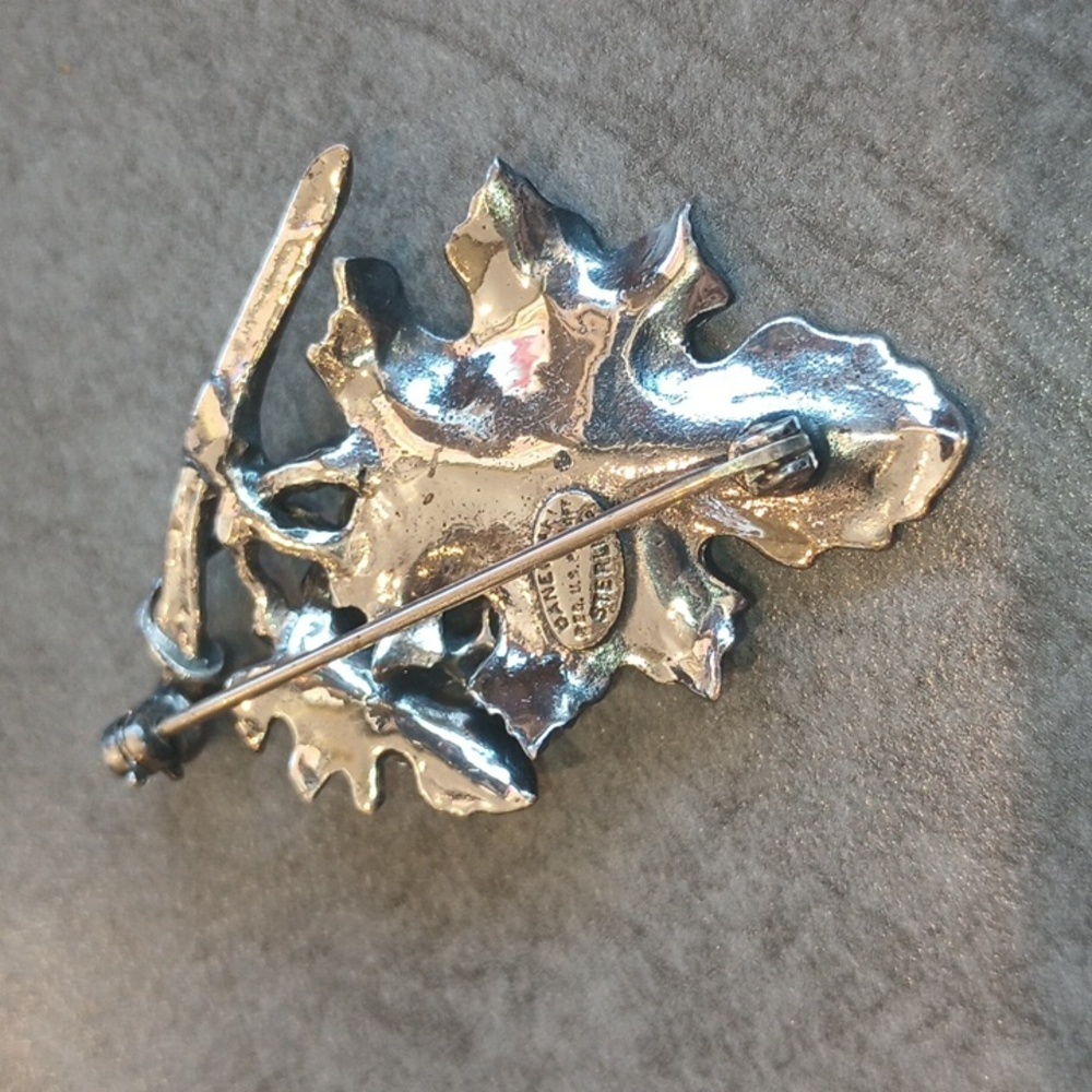 Sterling Silver Danecraft Grape Harvest Leaf Brooch Pin Signed - Picture 3 of 3